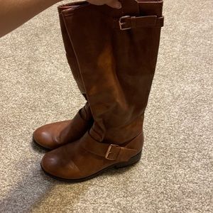 Nice brown buckle boots